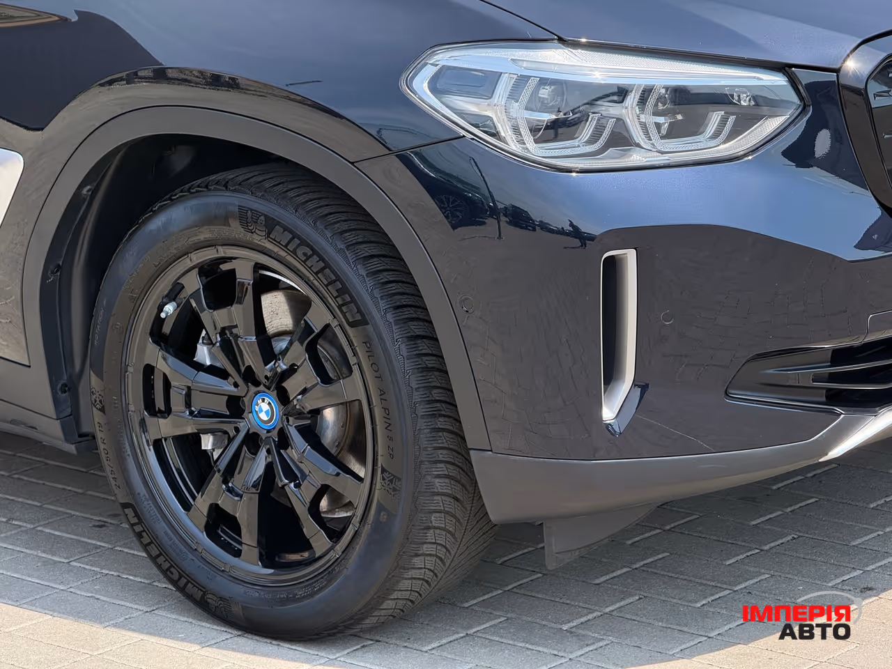 BMW iX3 - фото 4