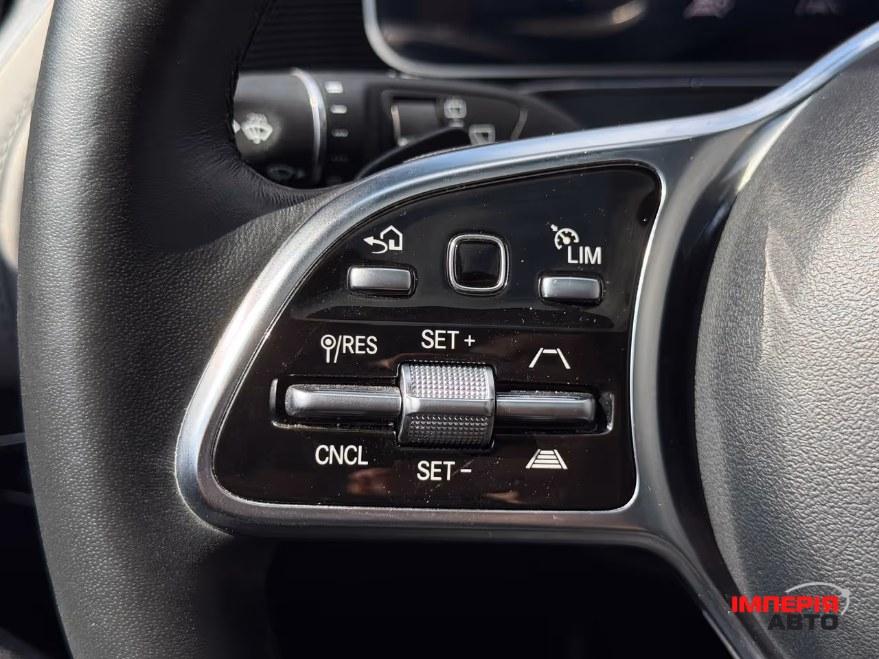 Mercedes-Benz EQC - фото 56