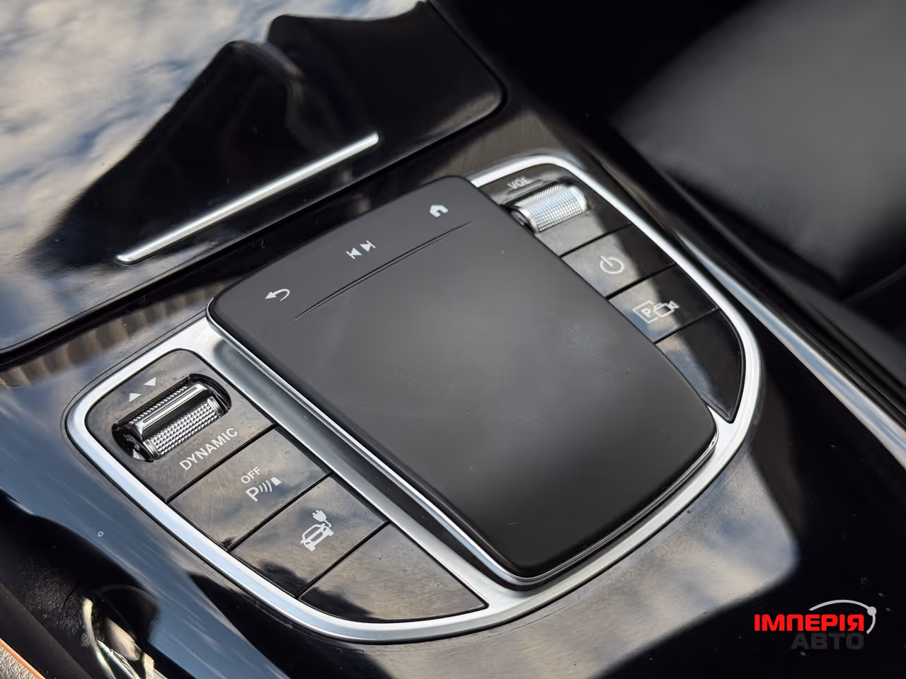 Mercedes-Benz EQC - фото 55