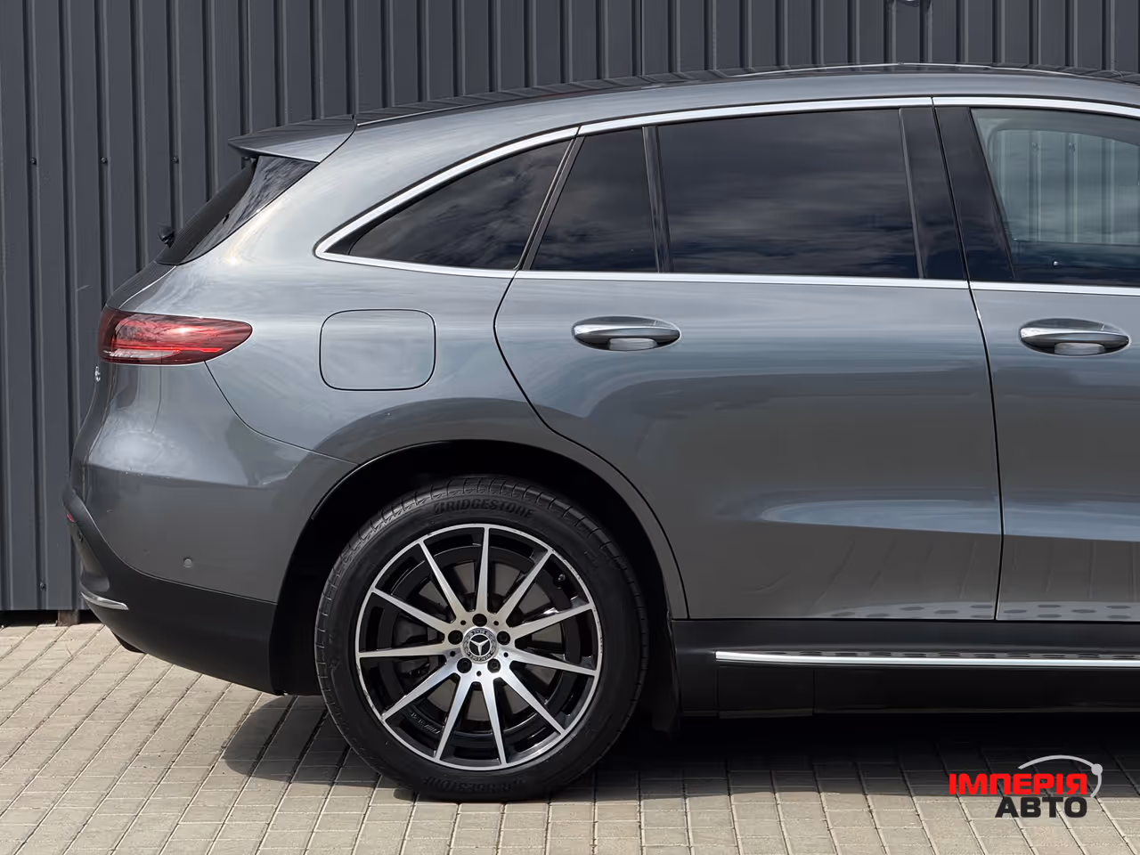 Mercedes-Benz EQC - фото 12
