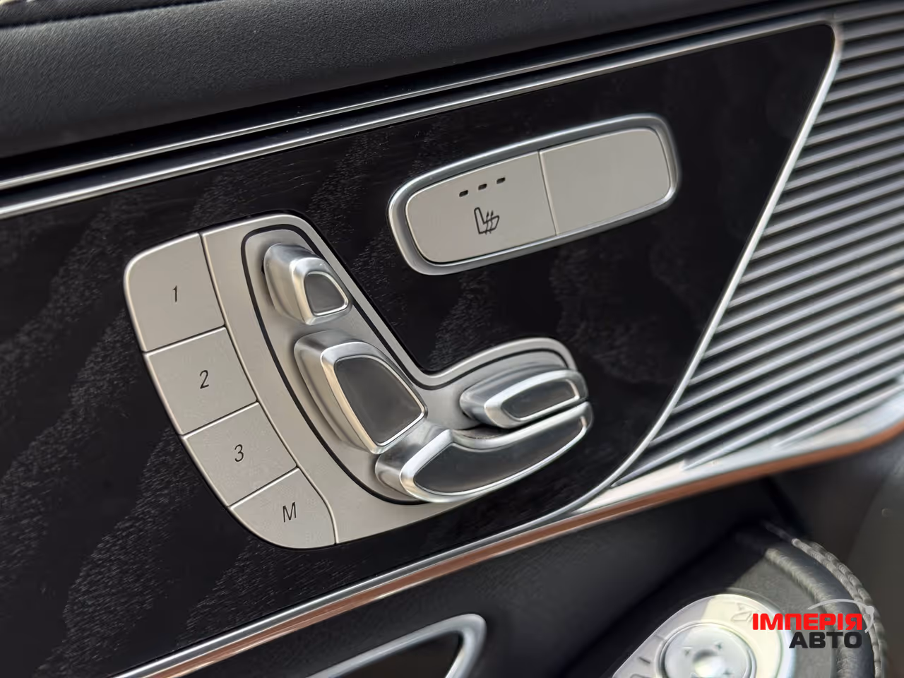 Mercedes-Benz EQC - фото 39