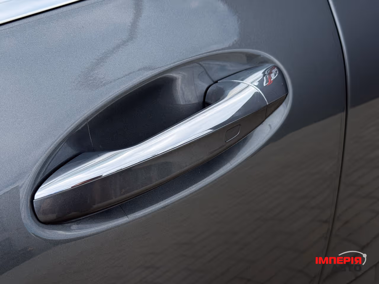 Mercedes-Benz EQC - фото 9