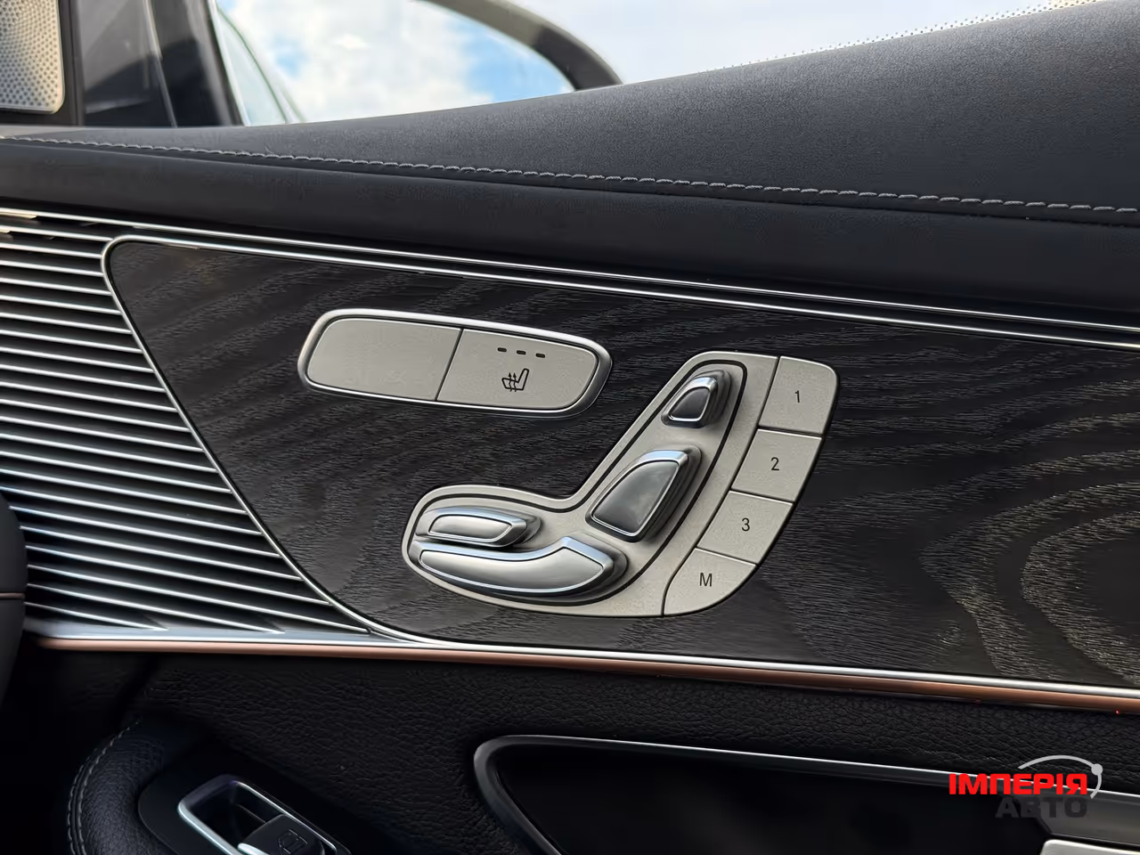 Mercedes-Benz EQC - фото 53