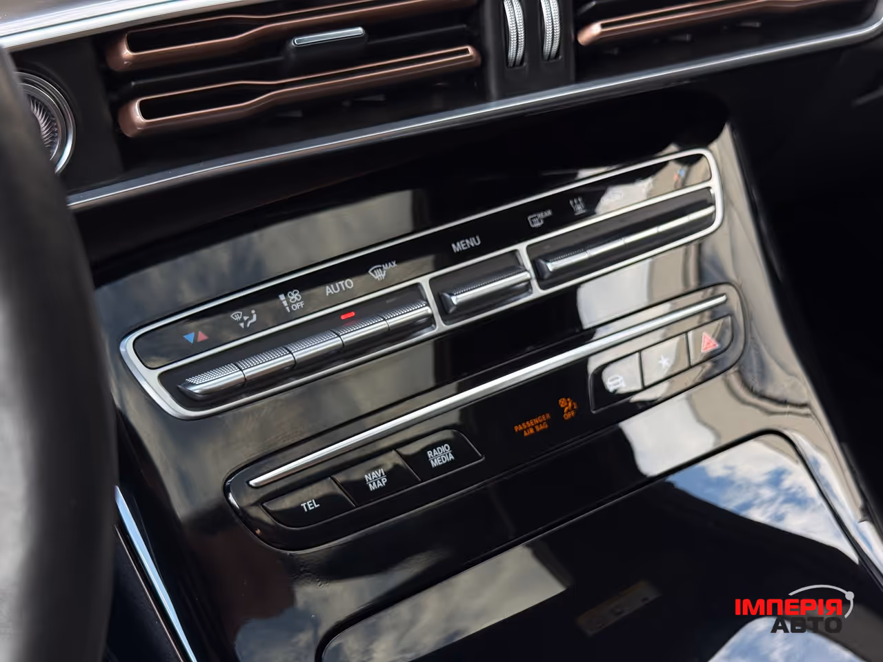 Mercedes-Benz EQC - фото 50