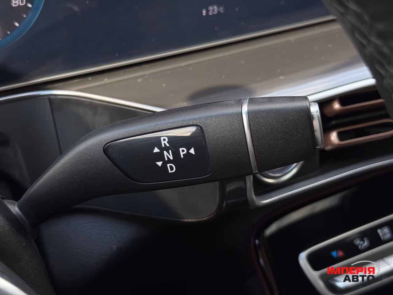 Mercedes-Benz EQC - фото 59