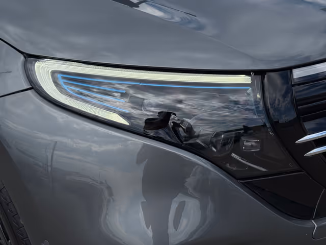 Mercedes-Benz EQC - фото 5