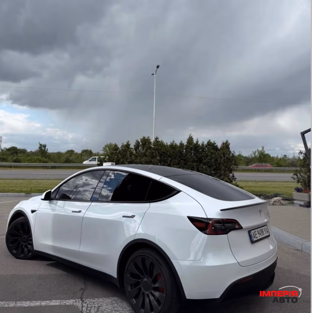 Tesla Model Y - фото 4
