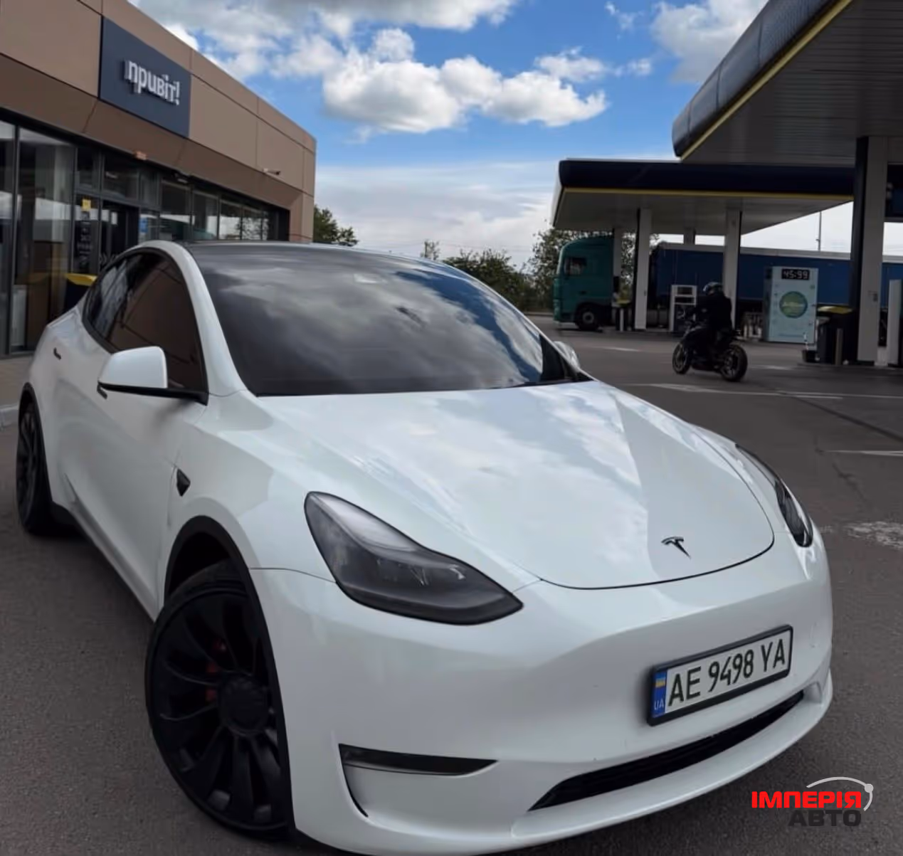 Tesla Model Y - фото 2