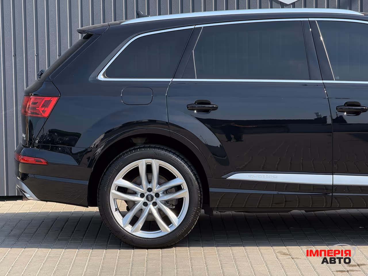 Audi Q7 - фото 12