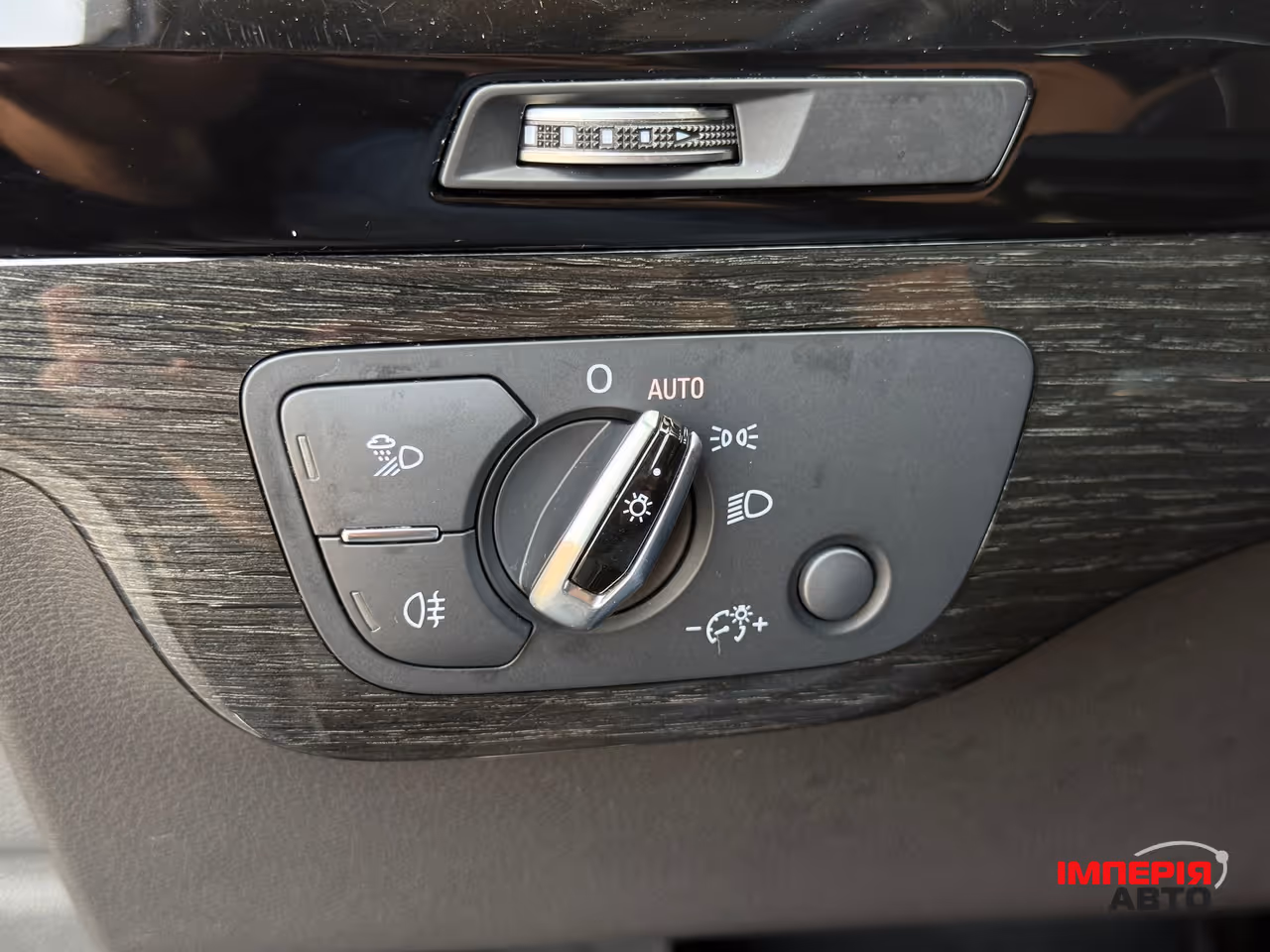 Audi Q7 - фото 47