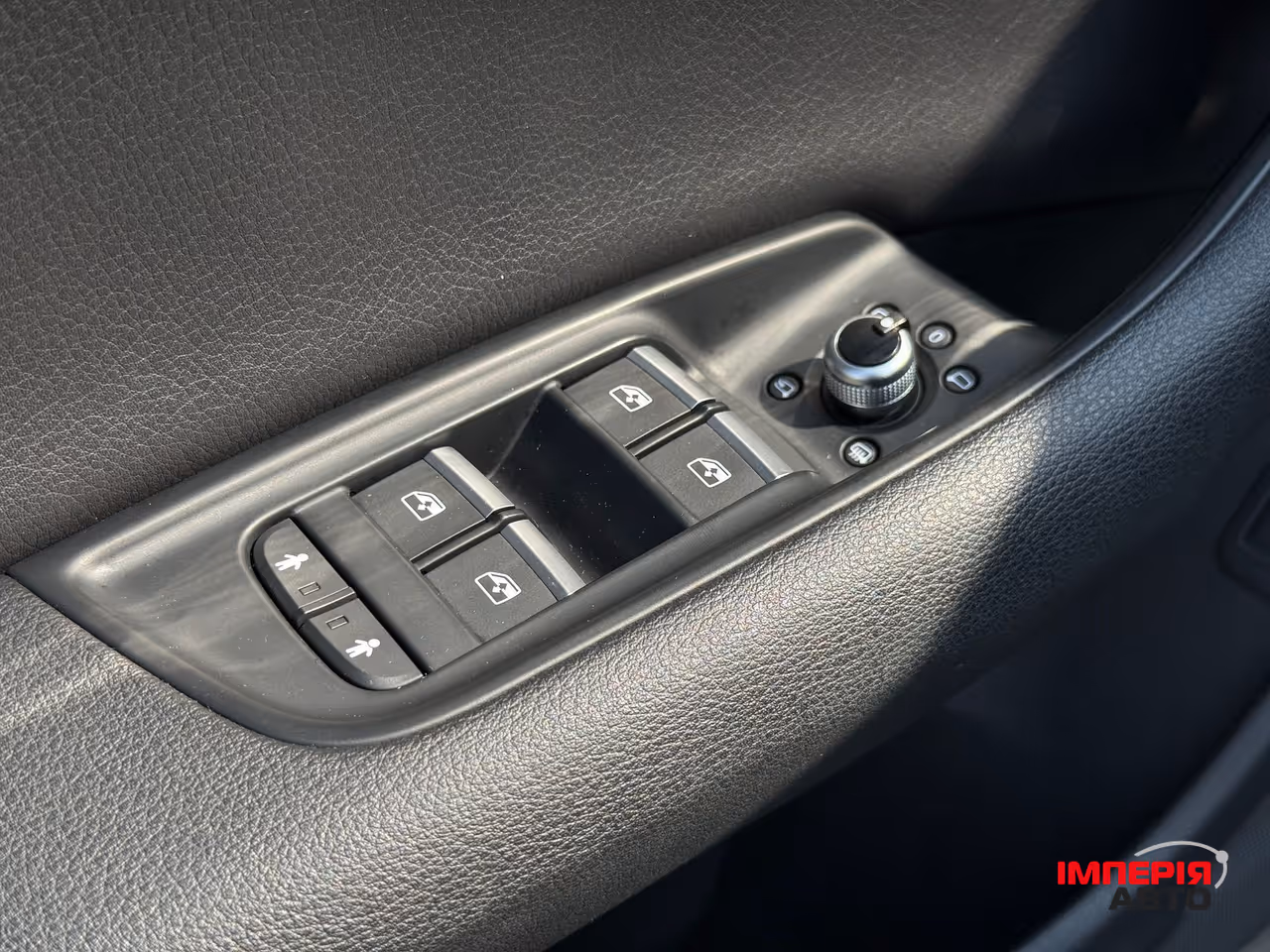 Audi Q7 - фото 37