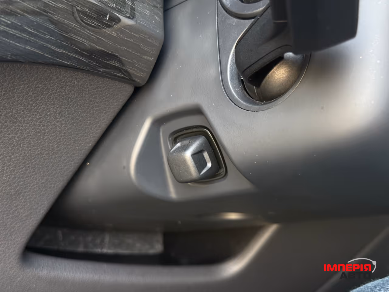Audi Q7 - фото 48