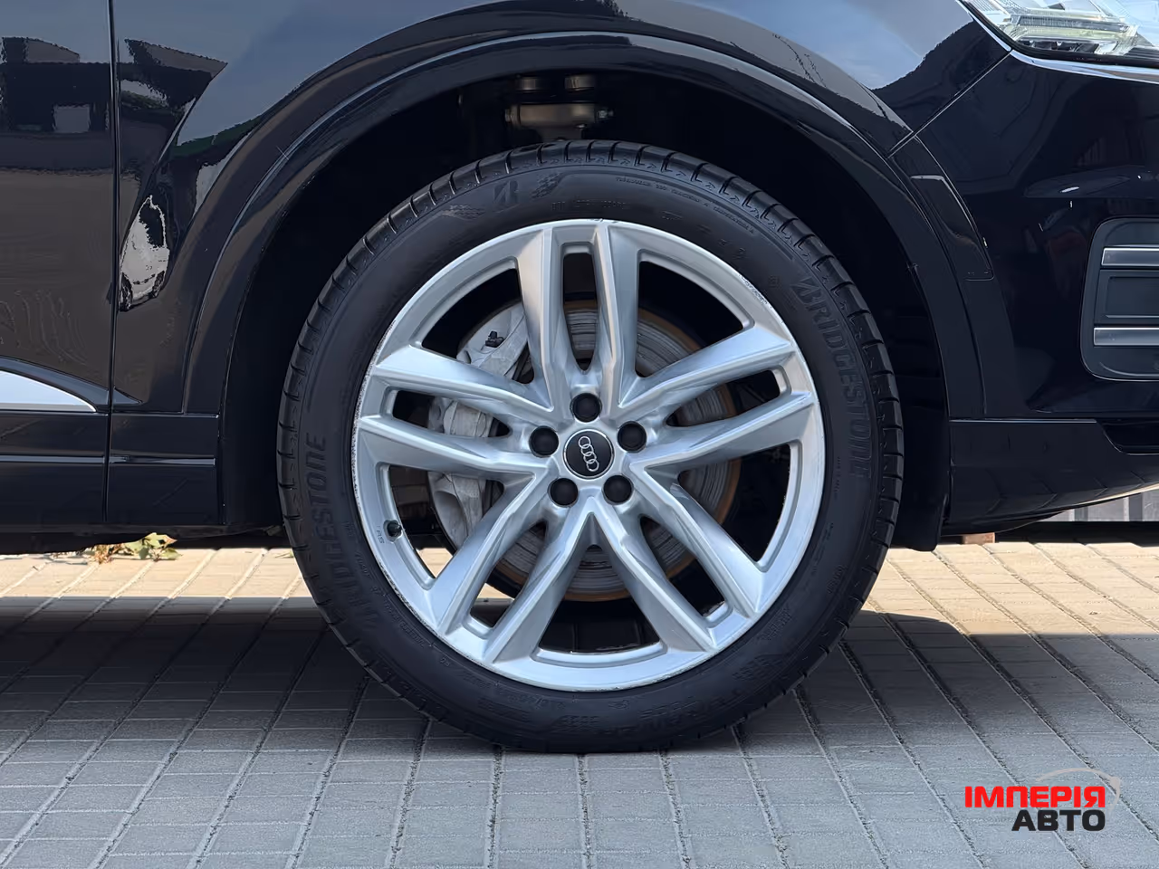 Audi Q7 - фото 14