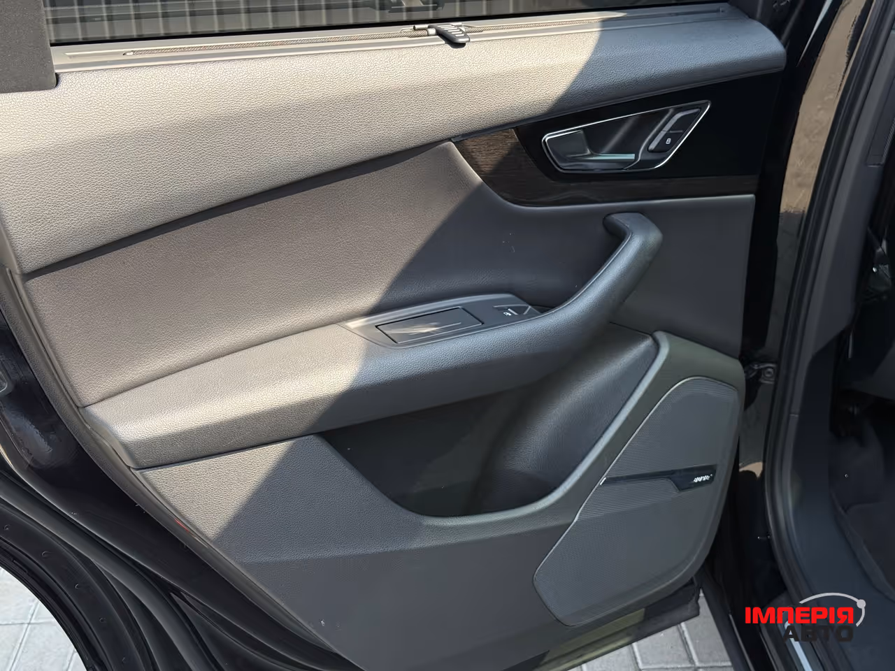 Audi Q7 - фото 26