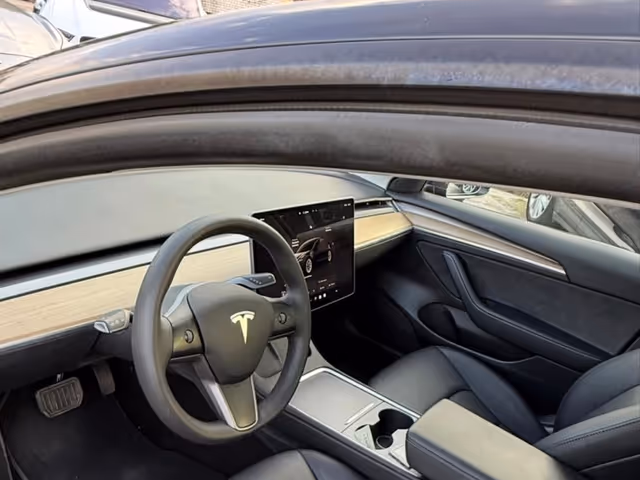 Tesla Model 3 - фото 5