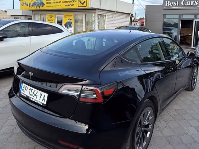 Tesla Model 3 - фото 3