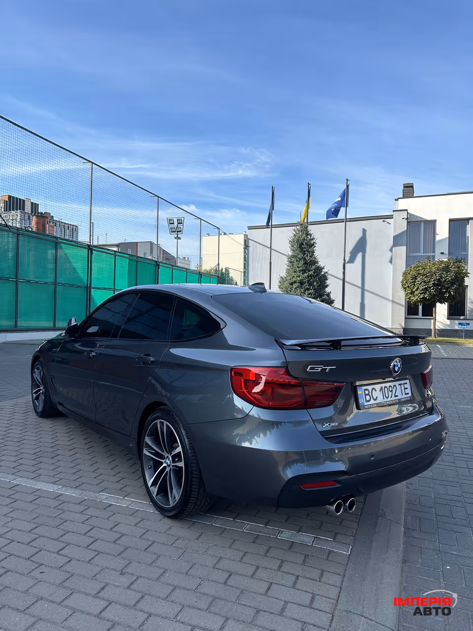 BMW 3 серії - фото 1