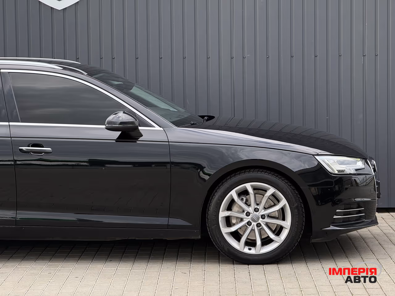 Audi A4 - фото 12