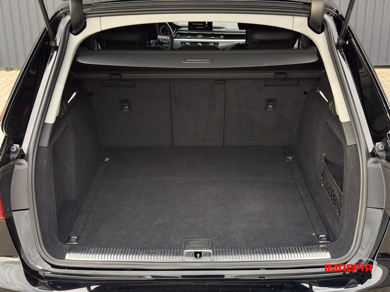 Audi A4 - фото 19
