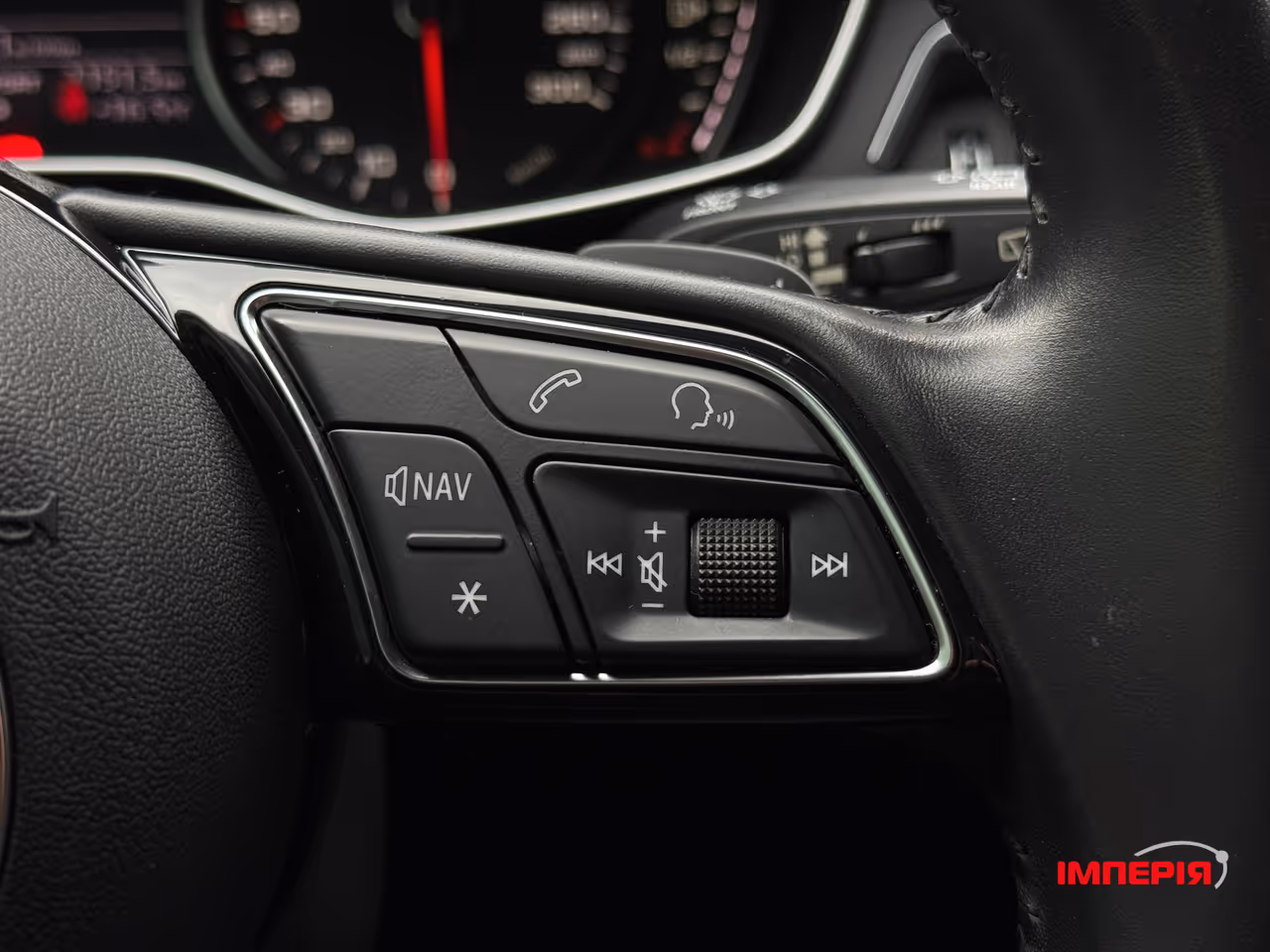 Audi A4 - фото 42