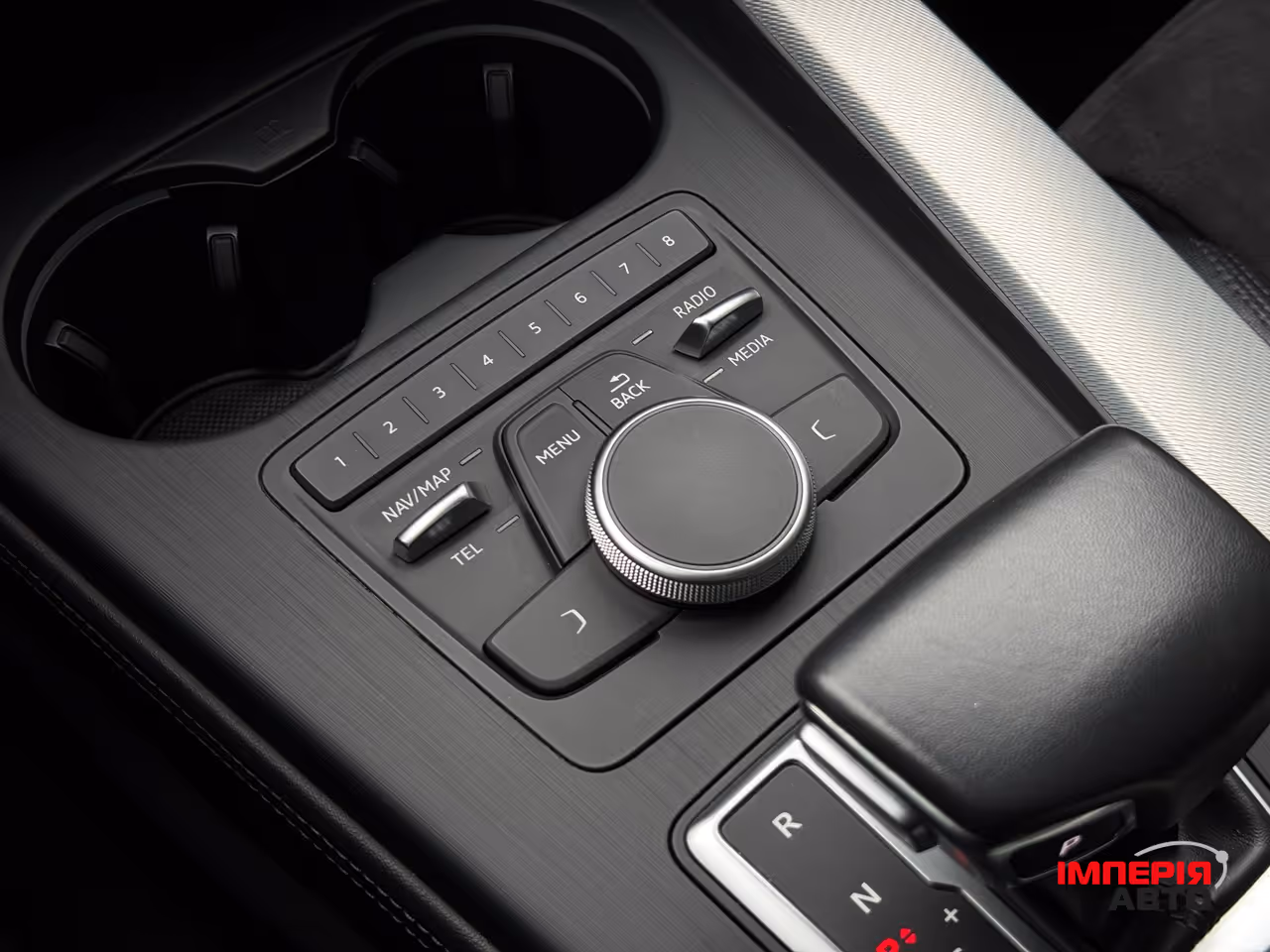 Audi A4 - фото 44