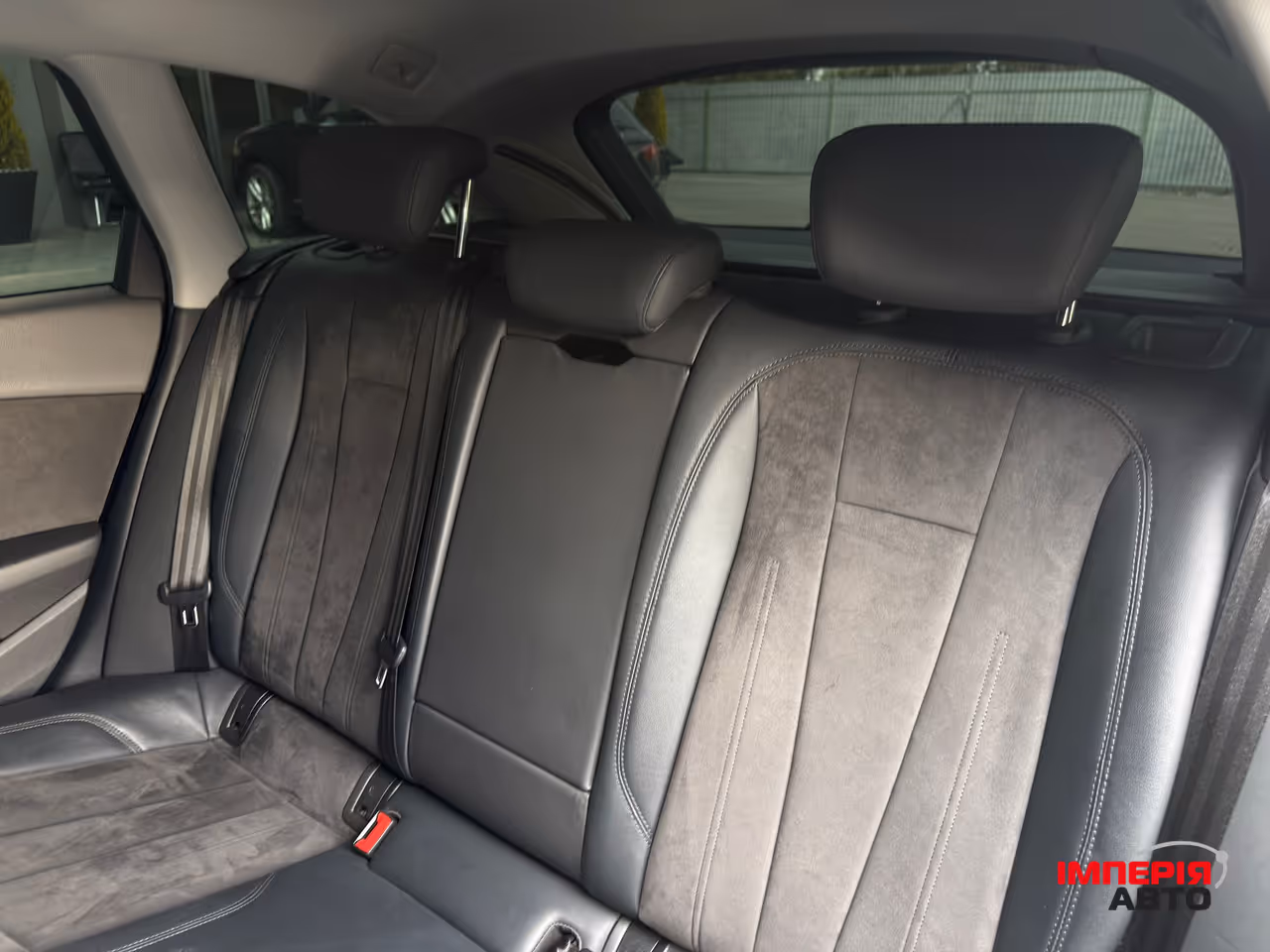 Audi A4 - фото 23