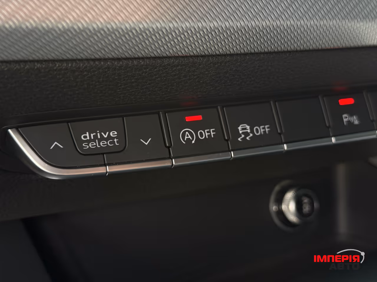 Audi A4 - фото 38