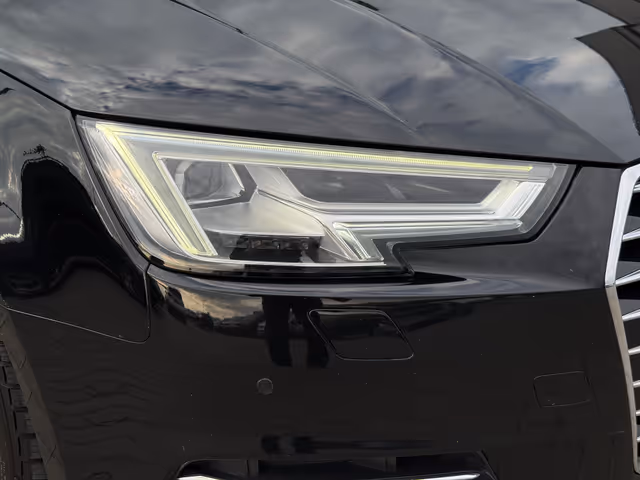Audi A4 - фото 5