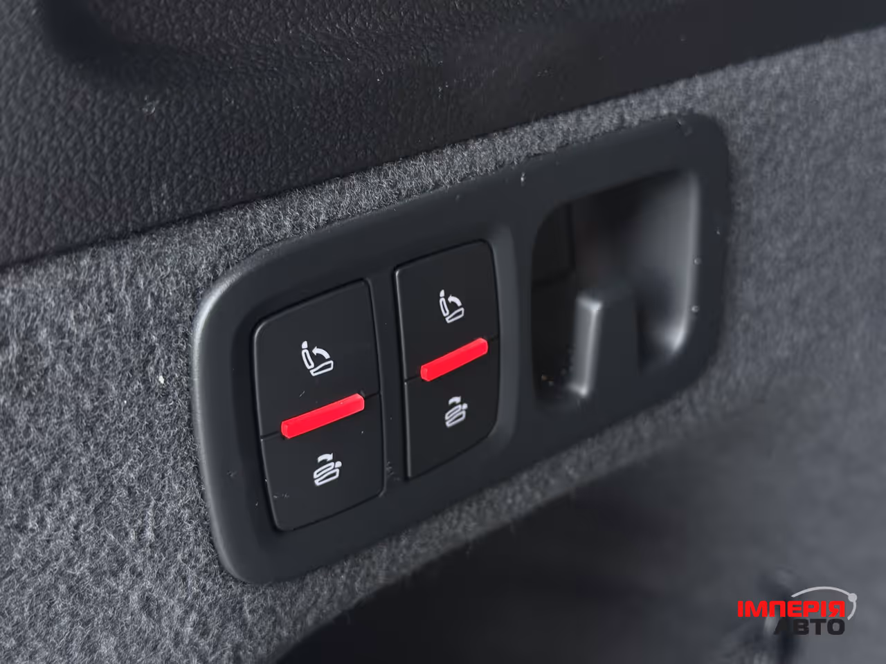 Audi Q7 - фото 25