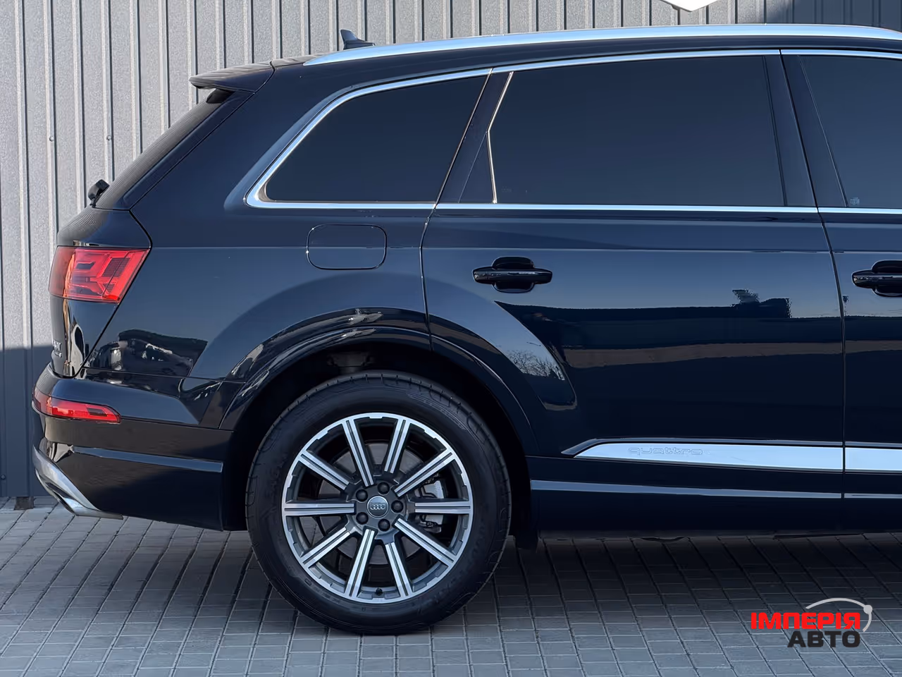 Audi Q7 - фото 13