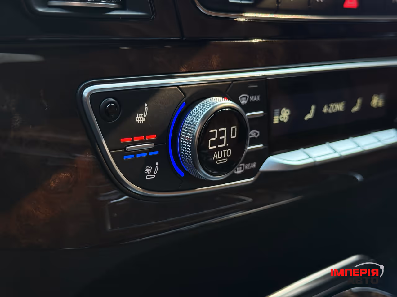 Audi Q7 - фото 47