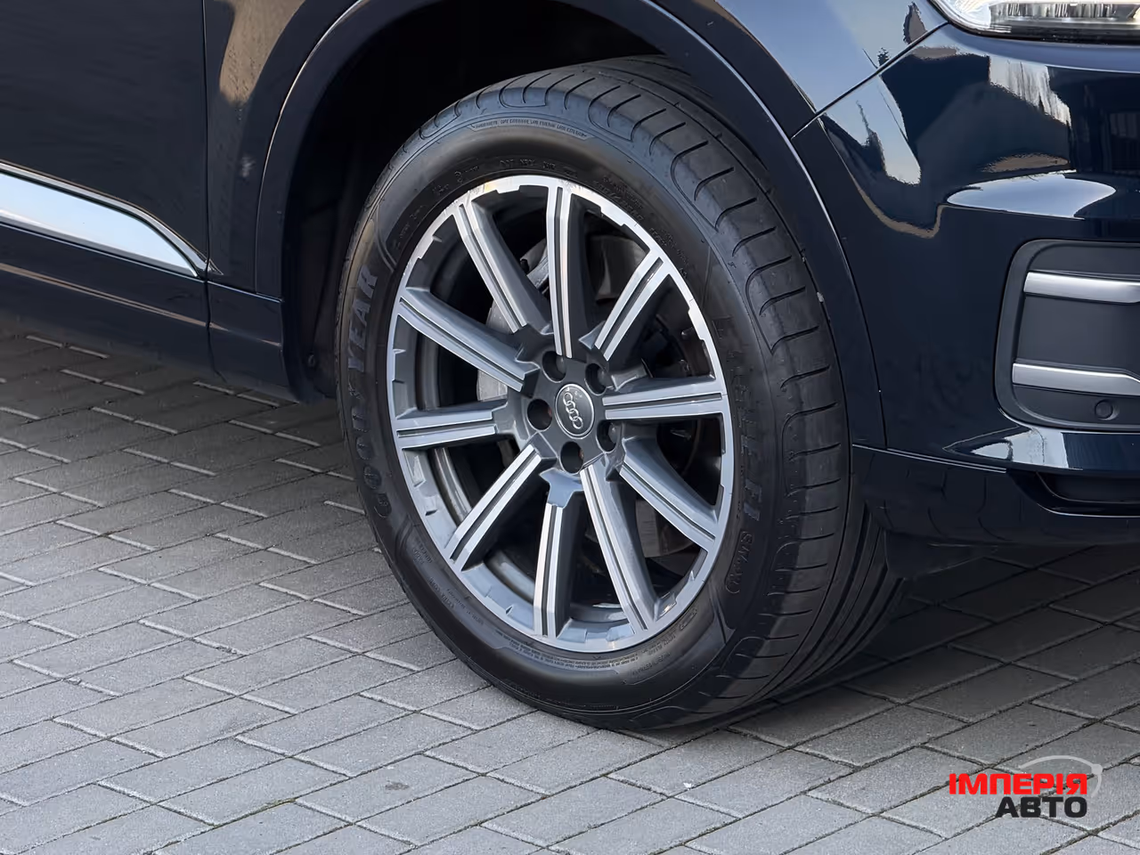 Audi Q7 - фото 16