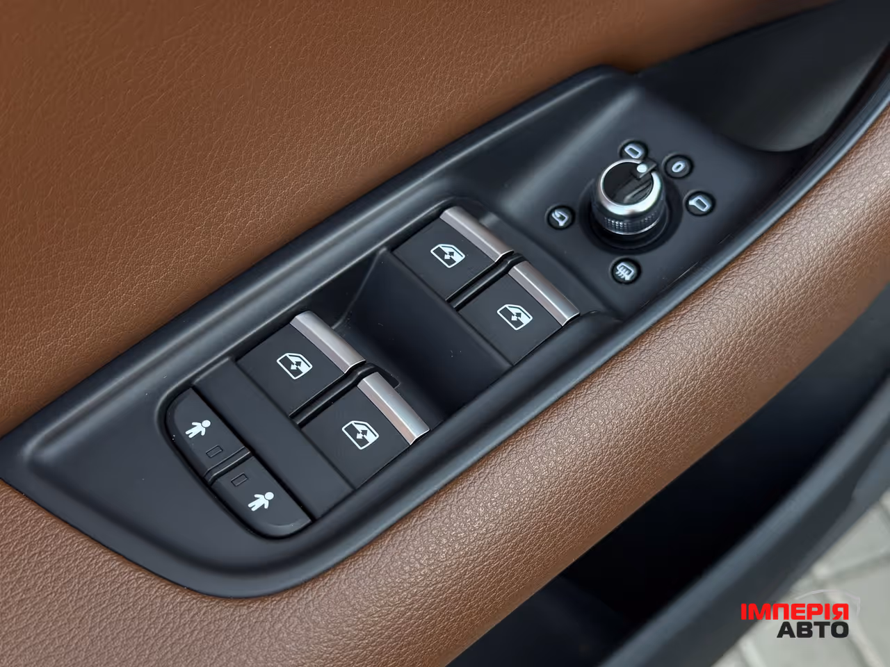 Audi Q7 - фото 40