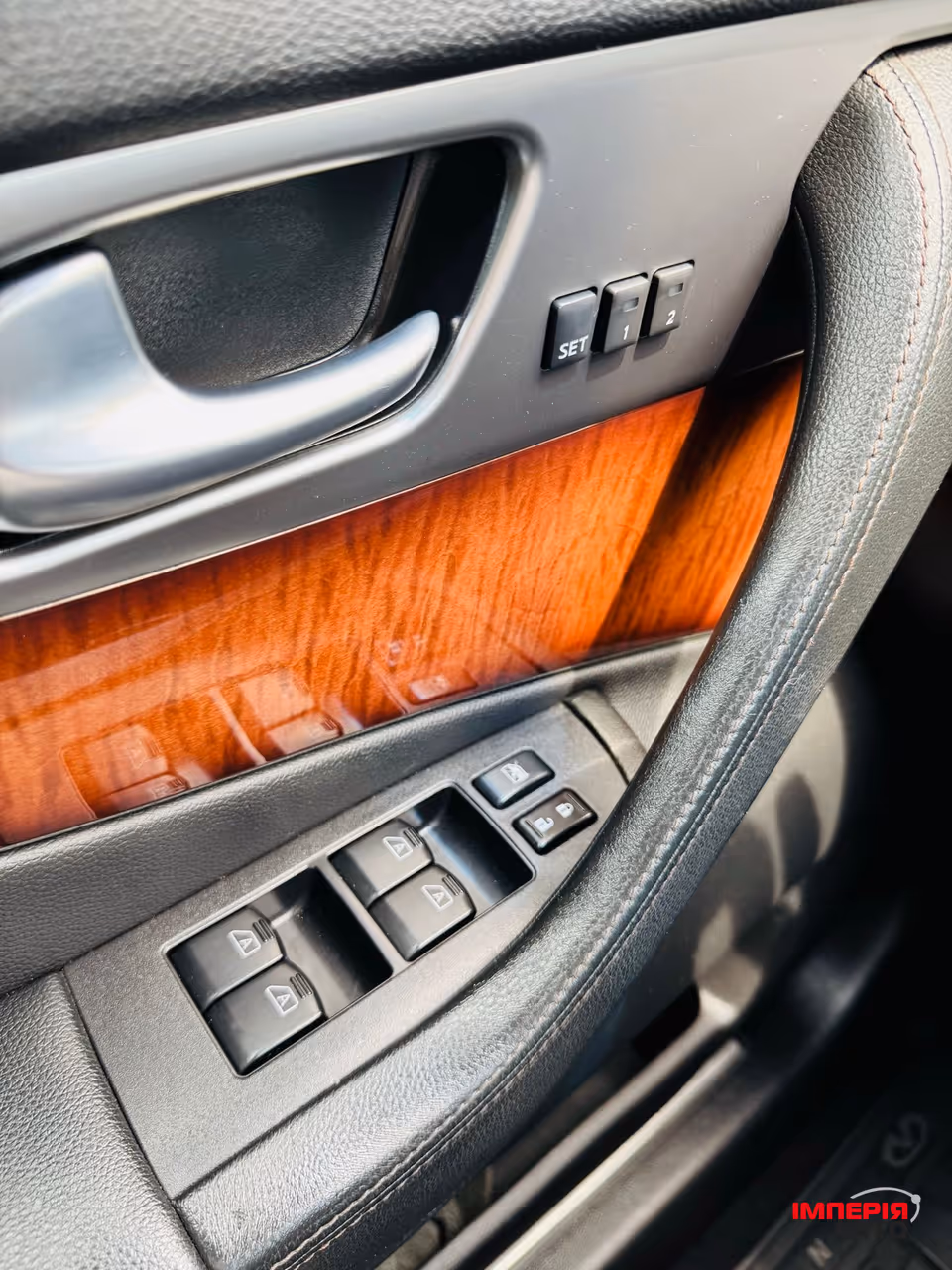 Infiniti FX - фото 18
