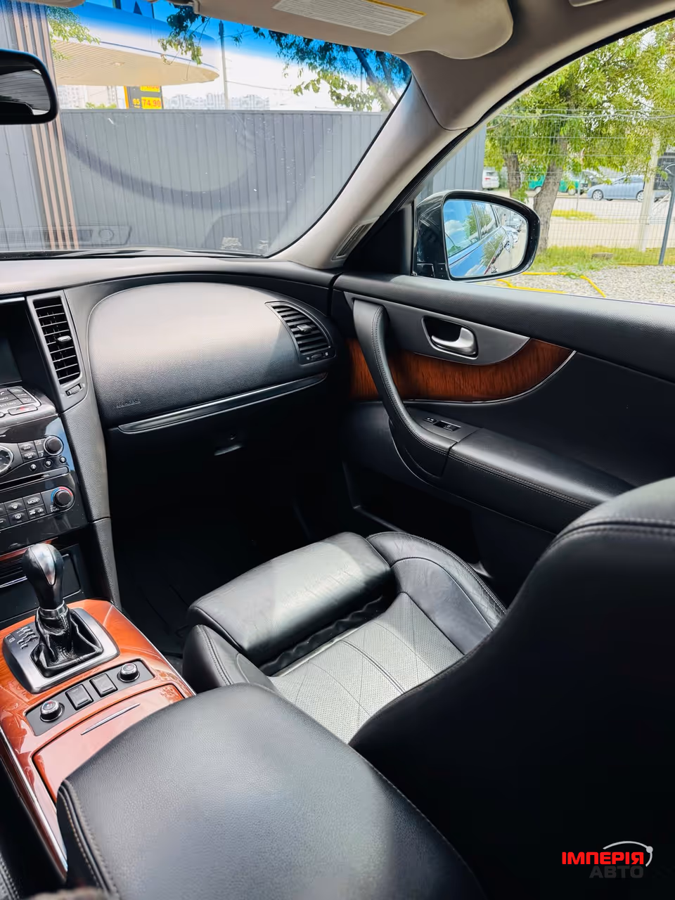Infiniti FX - фото 17