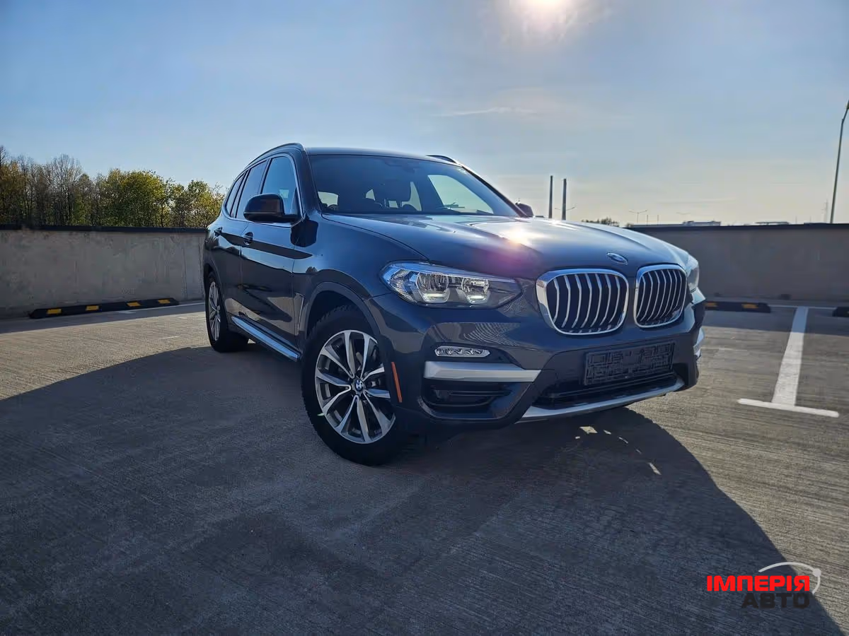 BMW X3 - фото 1
