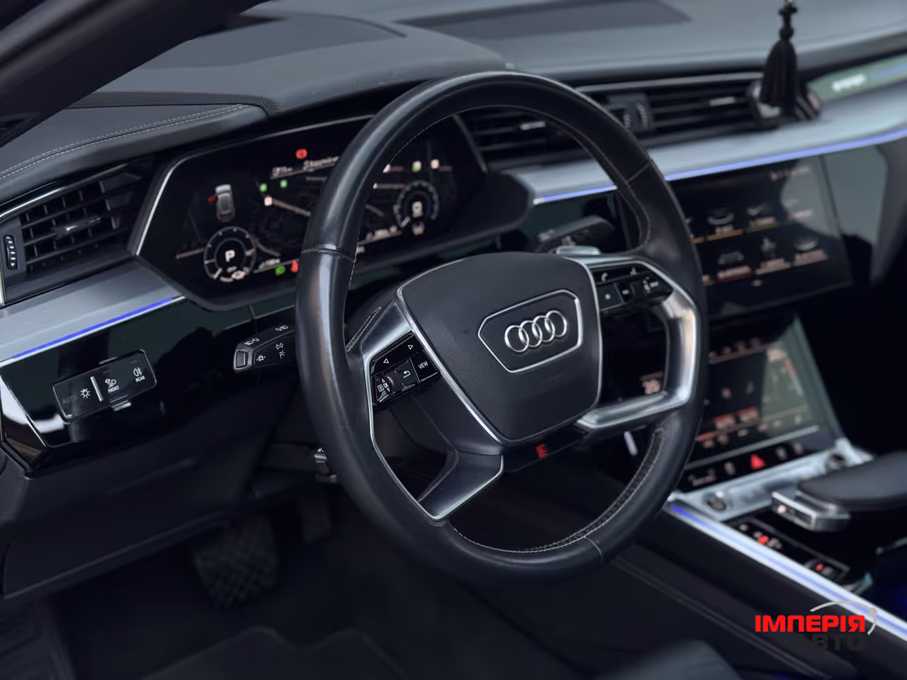 Audi e-tron Sportback - фото 11