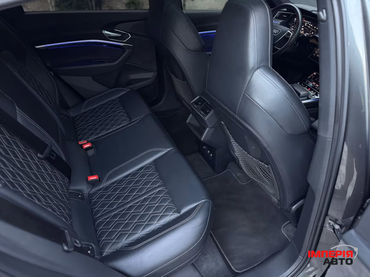 Audi e-tron Sportback - фото 17