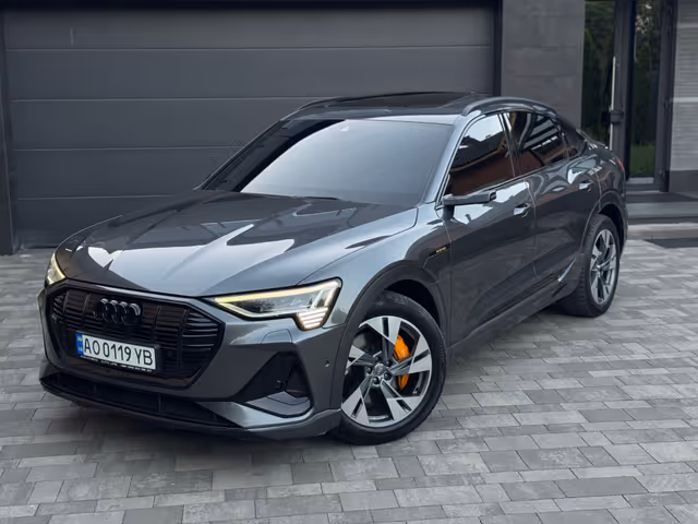 Audi e-tron Sportback - фото 1