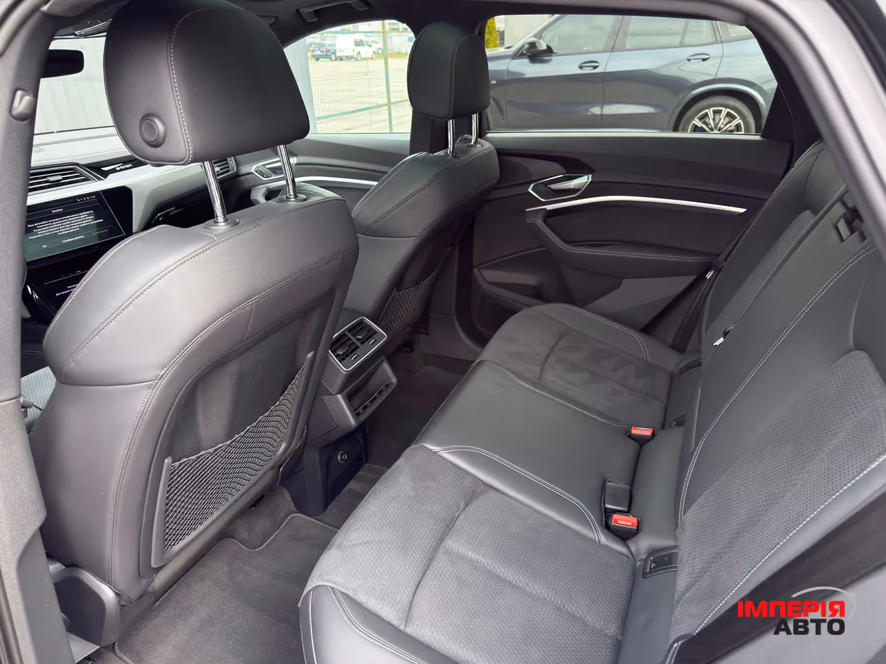 Audi e-tron S - фото 27