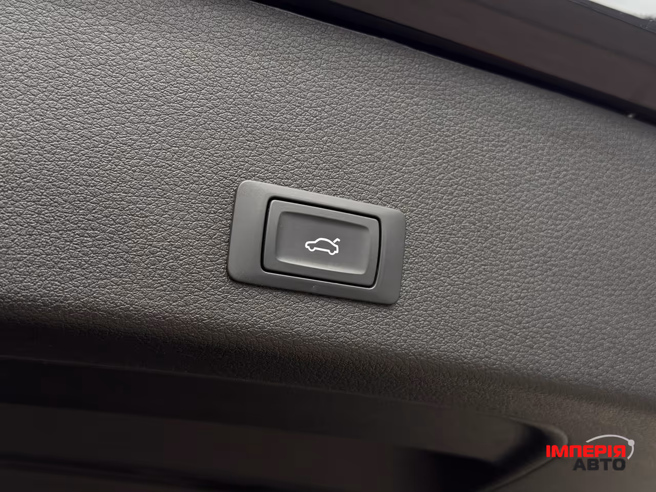 Audi e-tron S - фото 25