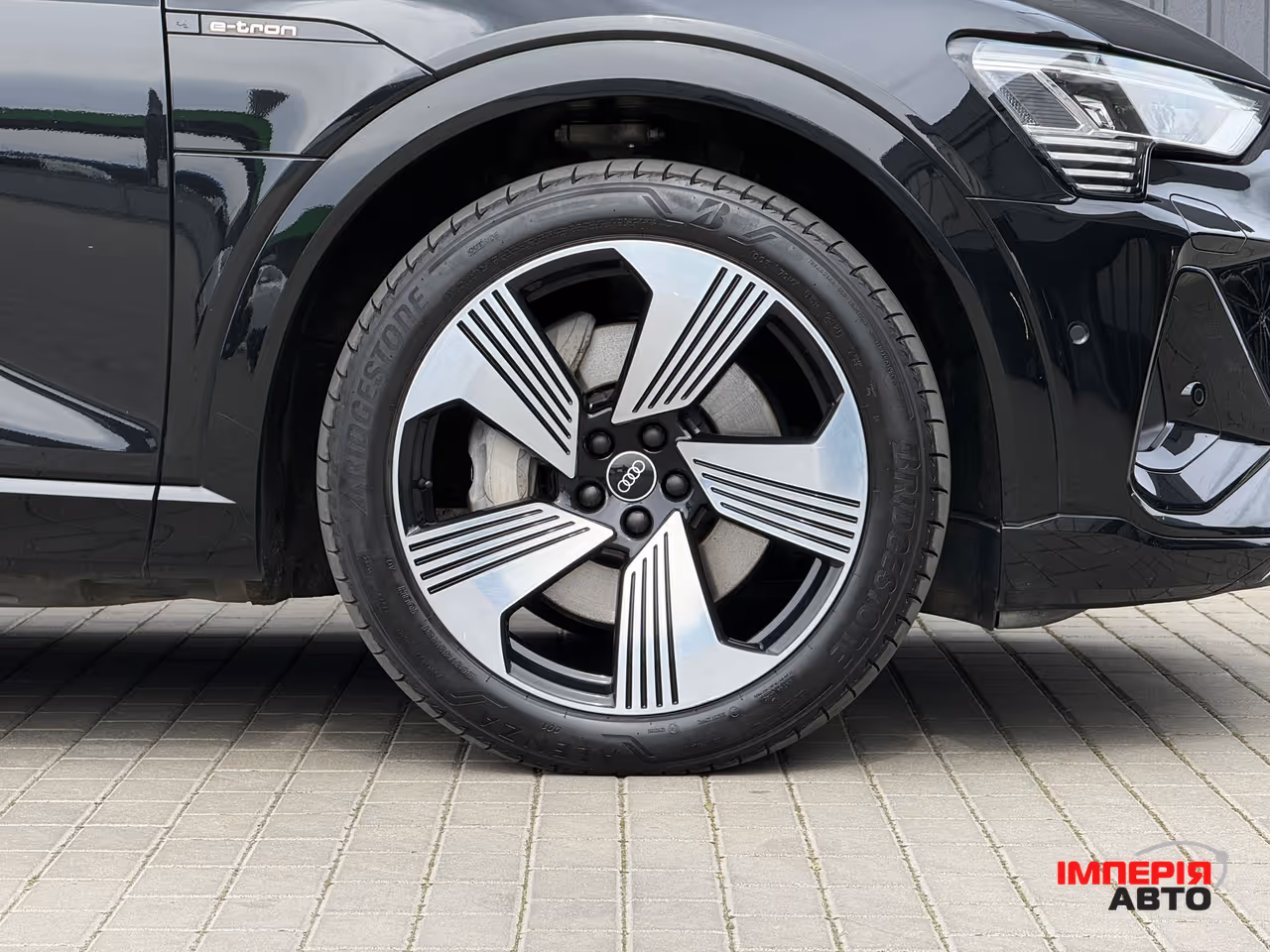 Audi e-tron S - фото 15