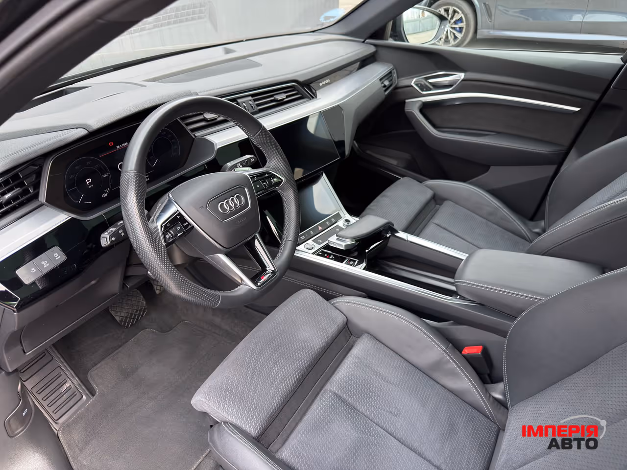 Audi e-tron S - фото 34