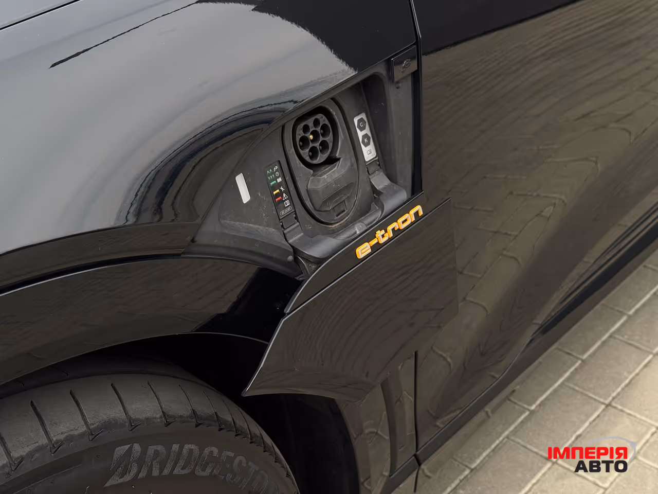 Audi e-tron S - фото 10