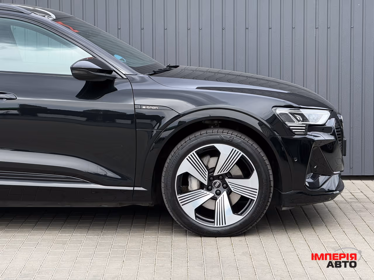Audi e-tron S - фото 14