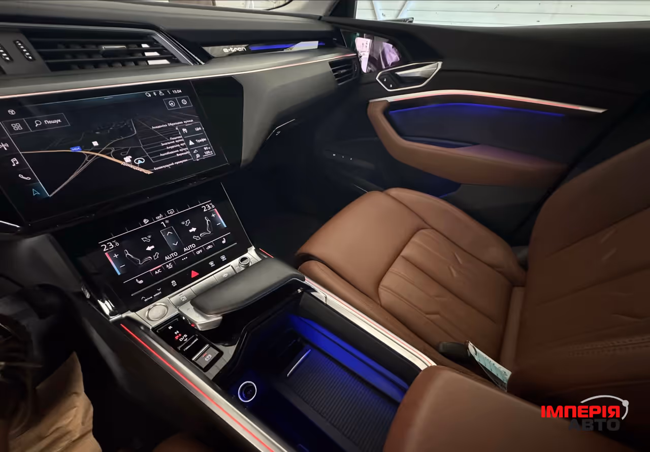 Audi e-tron - фото 11