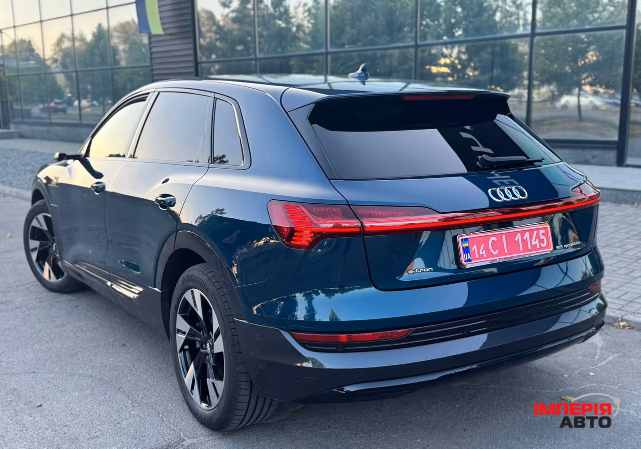 Audi e-tron - фото 3