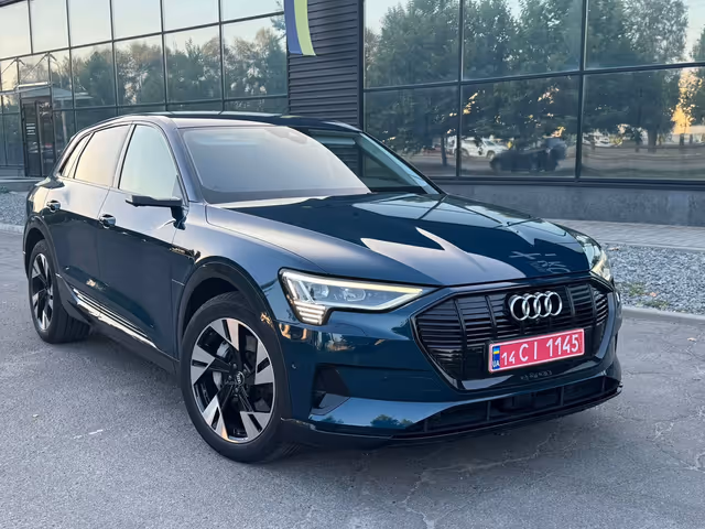 Audi e-tron - фото 2