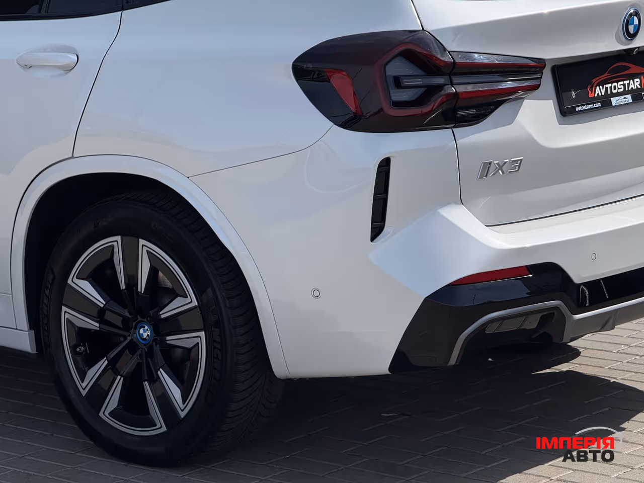 BMW iX3 - фото 21