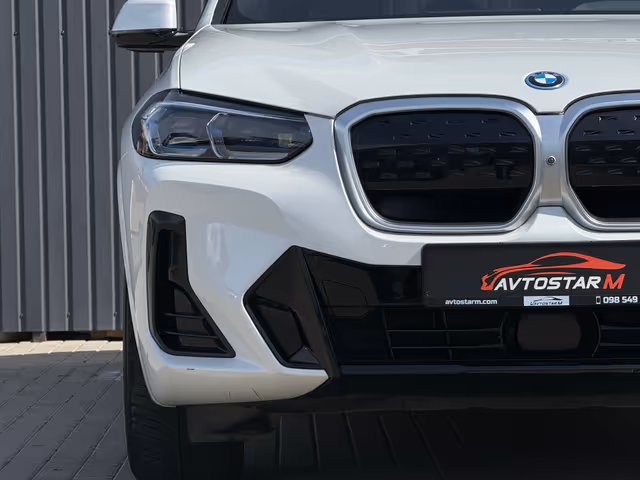BMW iX3 - фото 3